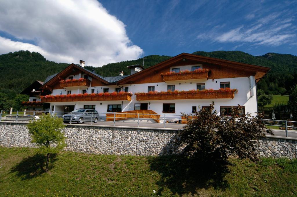 Hotel Al Sole Fusine in Valromana Exterior foto