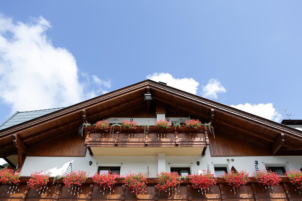 Hotel Al Sole Fusine in Valromana Exterior foto