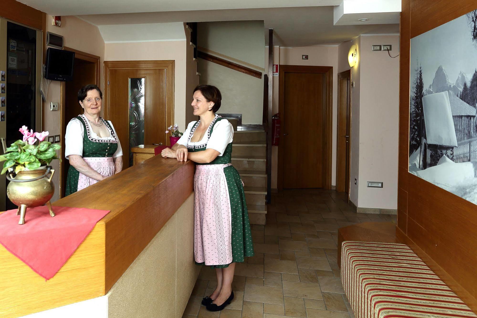 Hotel Al Sole Fusine in Valromana Exterior foto